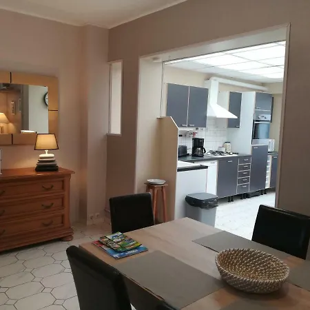 Maison Chez Lili A 200 M De La ,jardin Prive Et Clos Holiday home *
